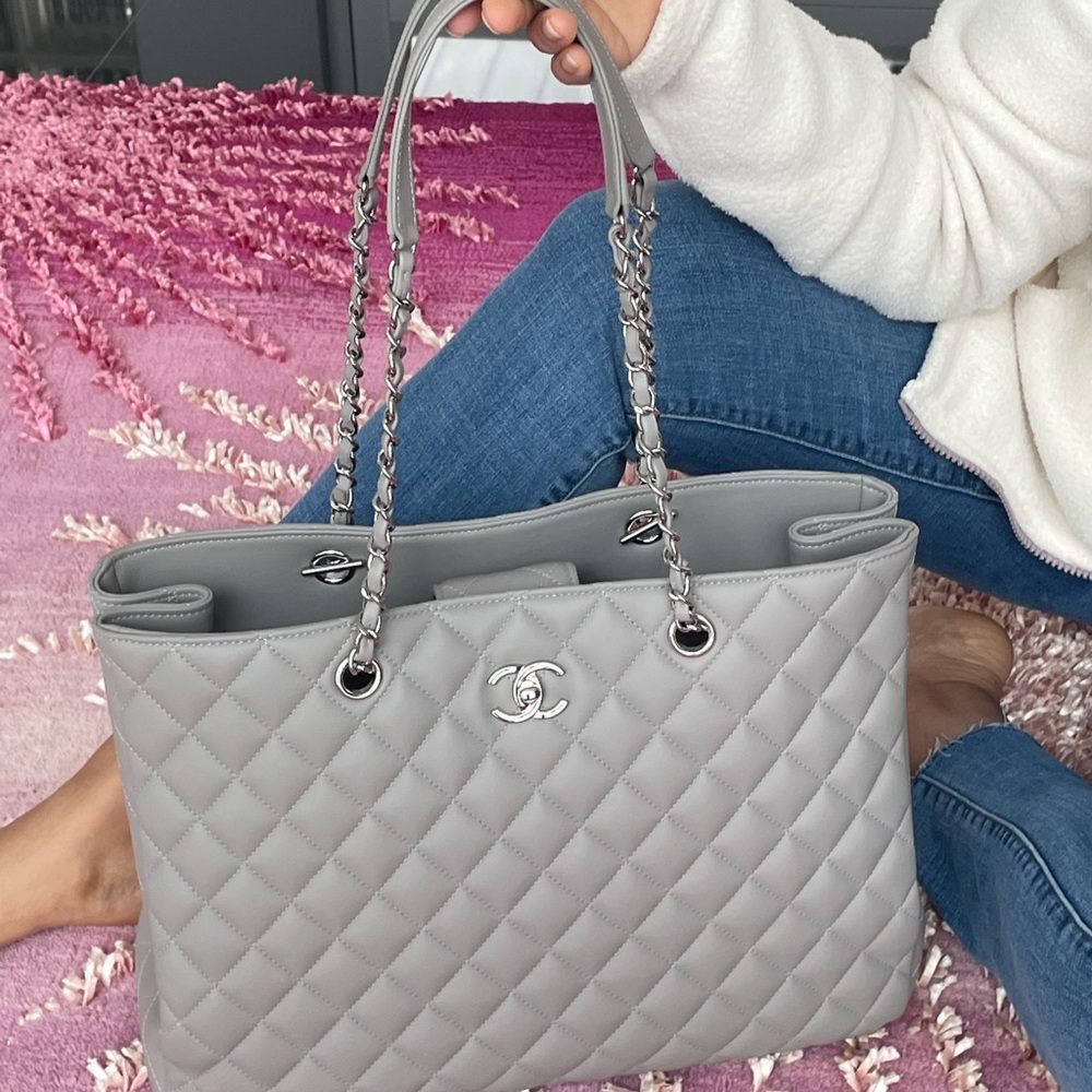 Chanel lamb skin leather tote bag, never worn, with tags